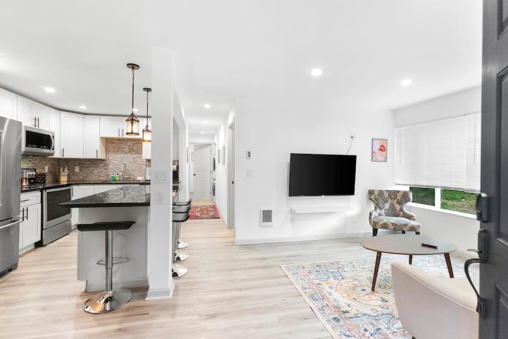 Hillside In Seattle - Updated And Well Appointed. Экстерьер фото
