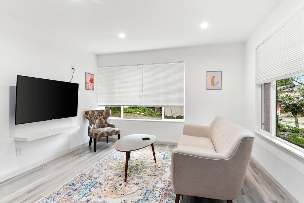 Hillside In Seattle - Updated And Well Appointed. Экстерьер фото
