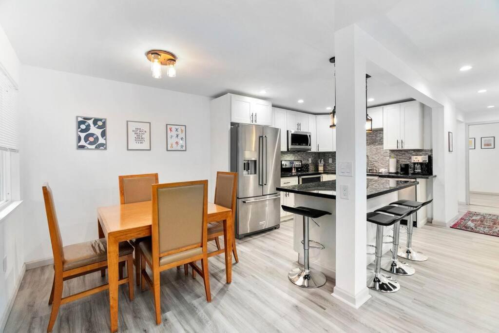 Hillside In Seattle - Updated And Well Appointed. Экстерьер фото