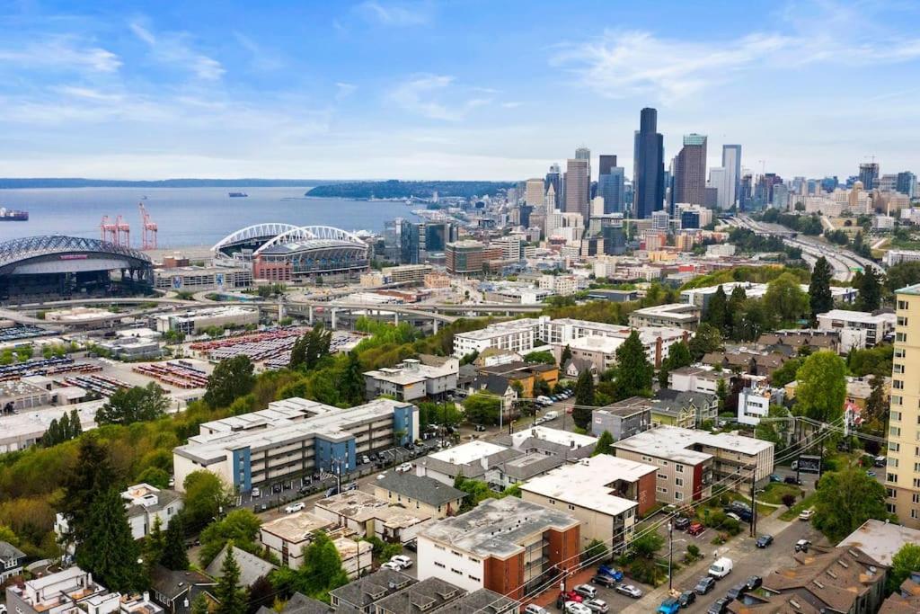 Hillside In Seattle - Updated And Well Appointed. Экстерьер фото